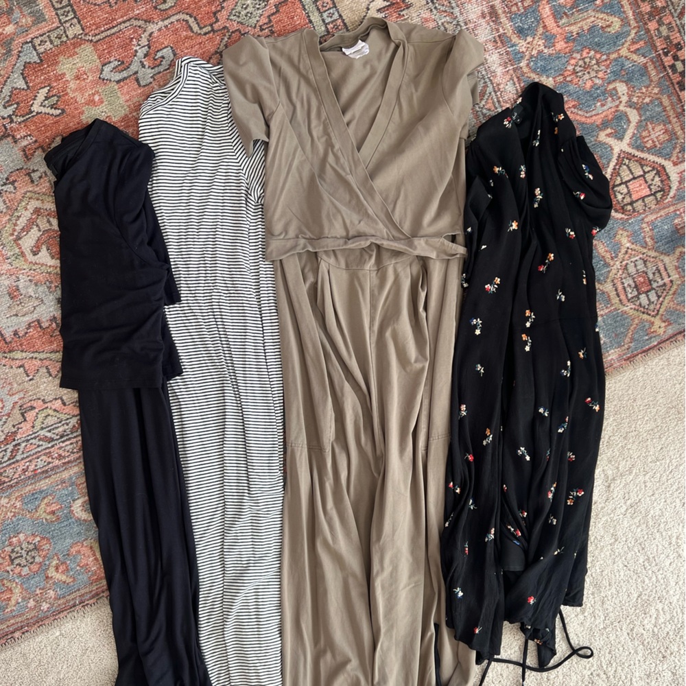 SOLD Maternity bundle - short sleeve - size M